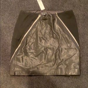 Leather/wool zipper detail skirt